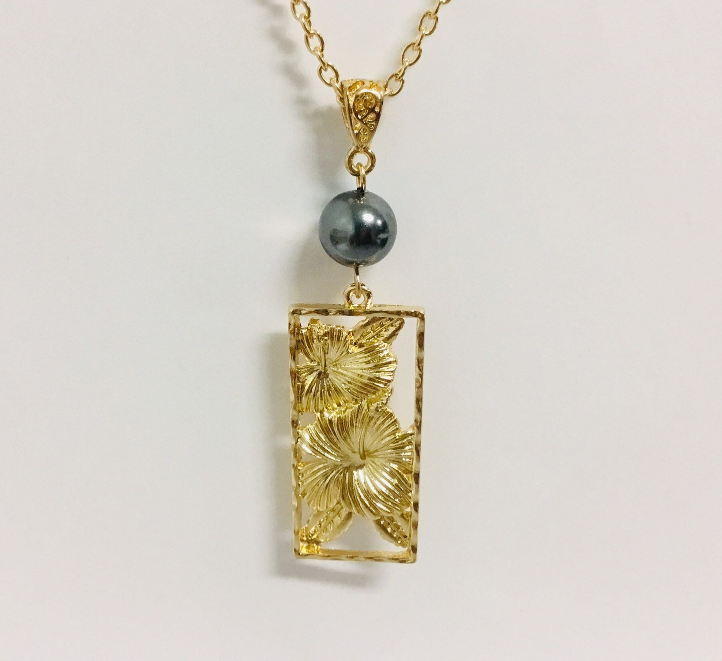 Hibiscus Flower Rectangle: Hamilton Gold Necklace with Shell Pearls