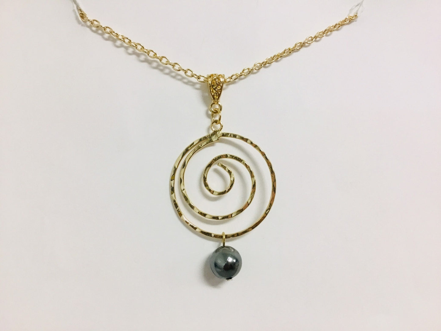 Piko Hoops : Hamilton Gold Necklace with Shell Pearls