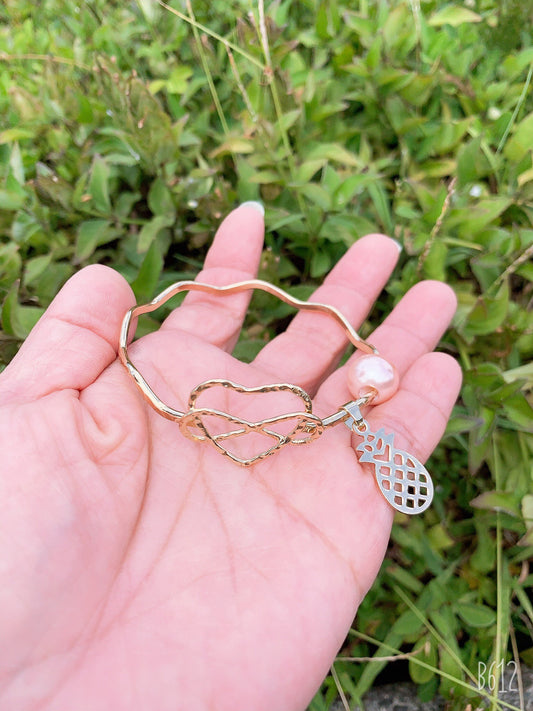 Heart Infinity Wavy Bangle with Pineapple Charm and Shell Pink Pearl