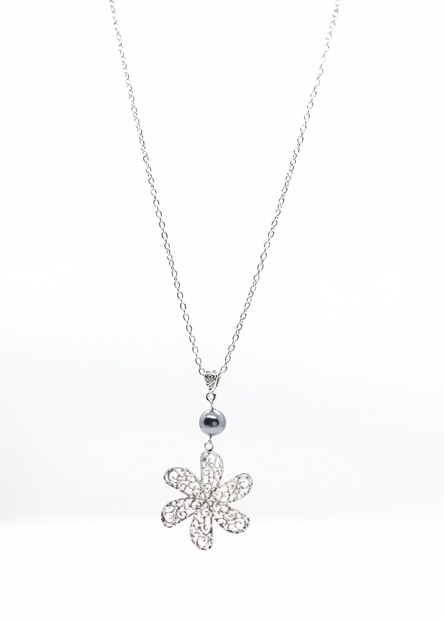 Spiral Tiare Flower : Hamilton Silver Necklace with Shell Pearls