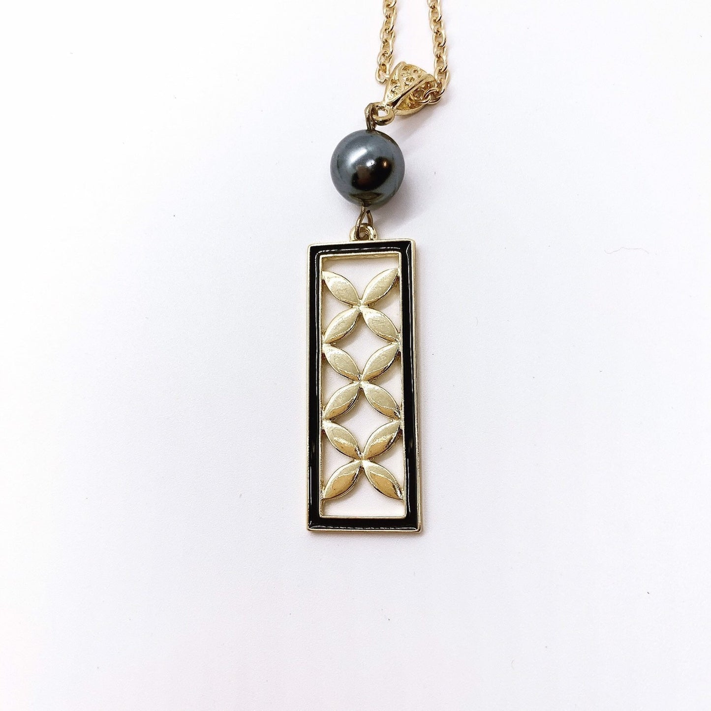 Three Flower Black Outline Design : Hamilton Gold Necklace with Shell Pearls