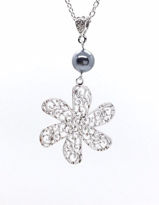 Spiral Tiare Flower : Hamilton Silver Necklace with Shell Pearls