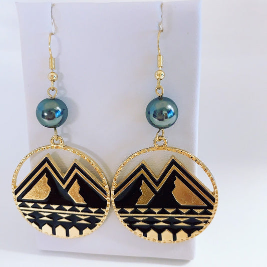 Mauna Kea Tribal Circle: Hamilton Gold Earring with  Shell Pearls