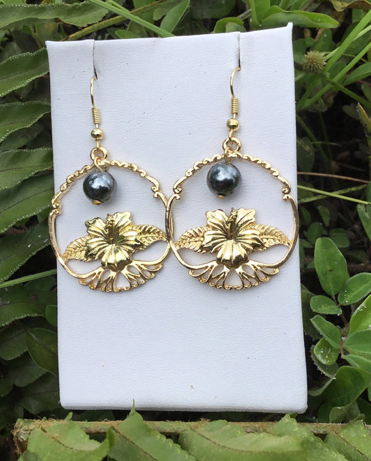 Hawaiian Circle Hibiscus Design: Hamilton Gold Earring with  Shell Pearls