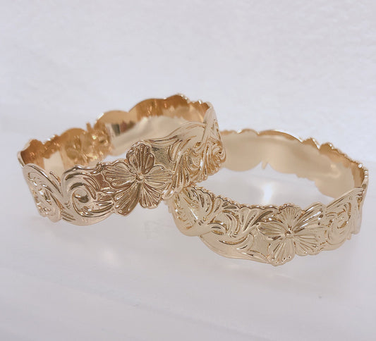 20mm HIBISCUS Flower Hawaiian Hamilton Gold Bracelet