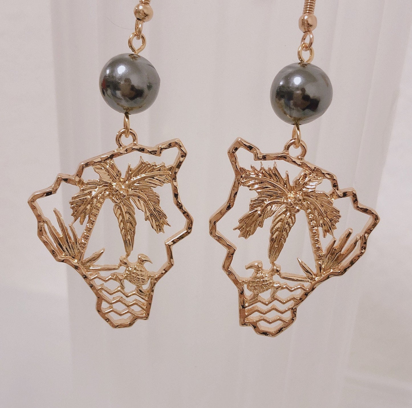 Big Island earrings : Hamilton Gold Earring with  Shell Pearls