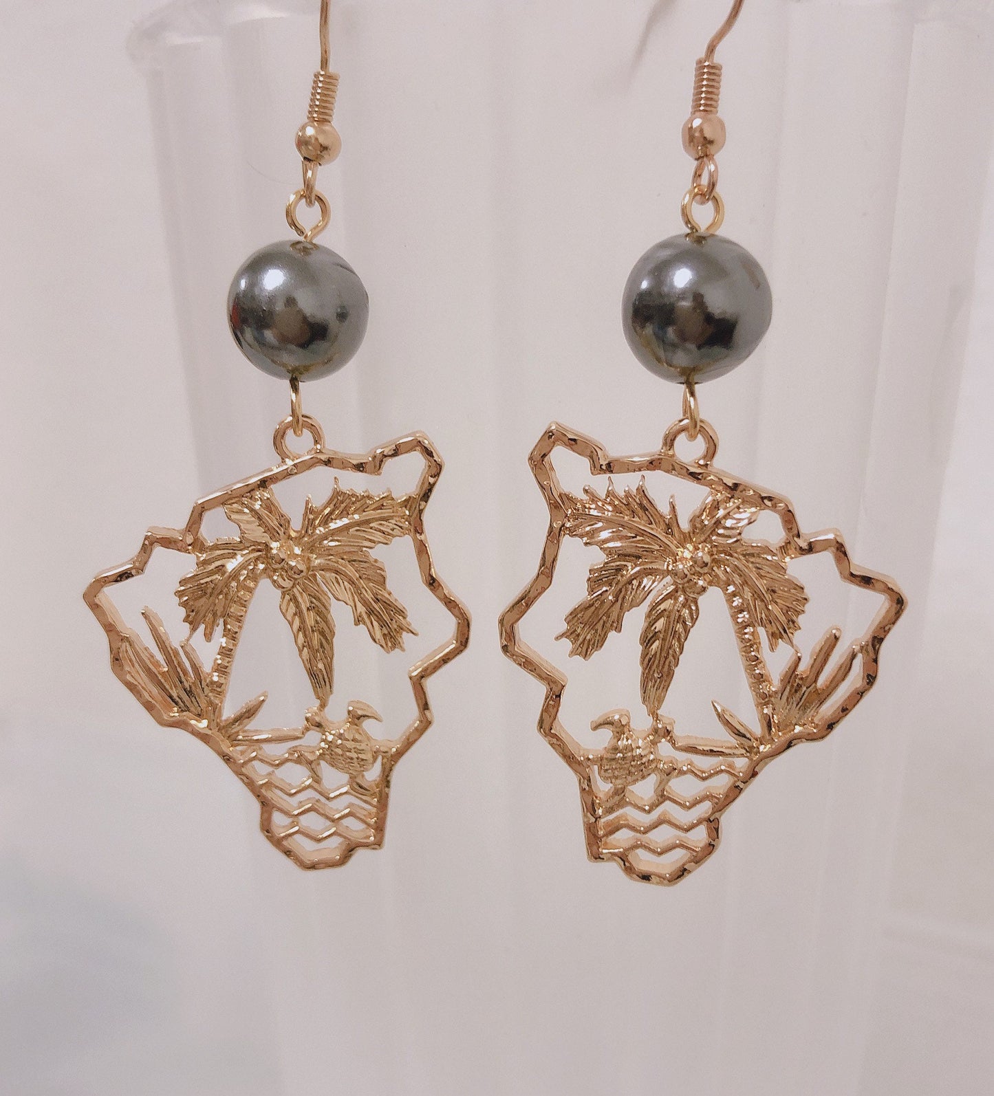 Big Island earrings : Hamilton Gold Earring with  Shell Pearls