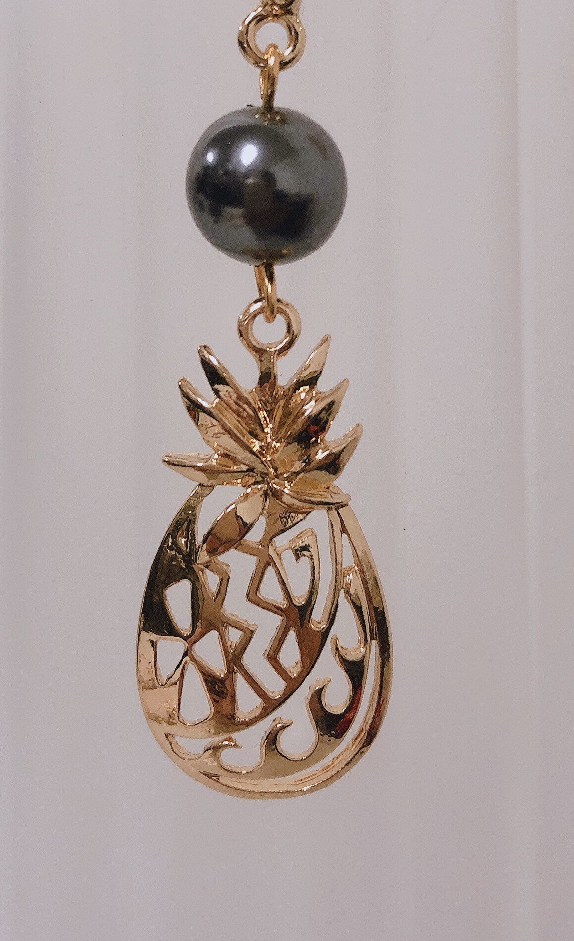 Hawaiian Pineapple : Hamilton Gold Necklace with Shell Pearls