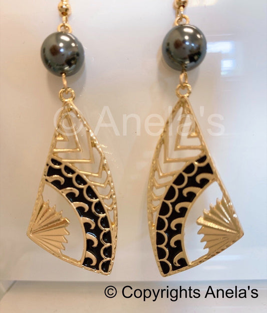 Hawaiian Fan wave black enamel earrings : Hamilton Gold Earring with  Shell Pearls