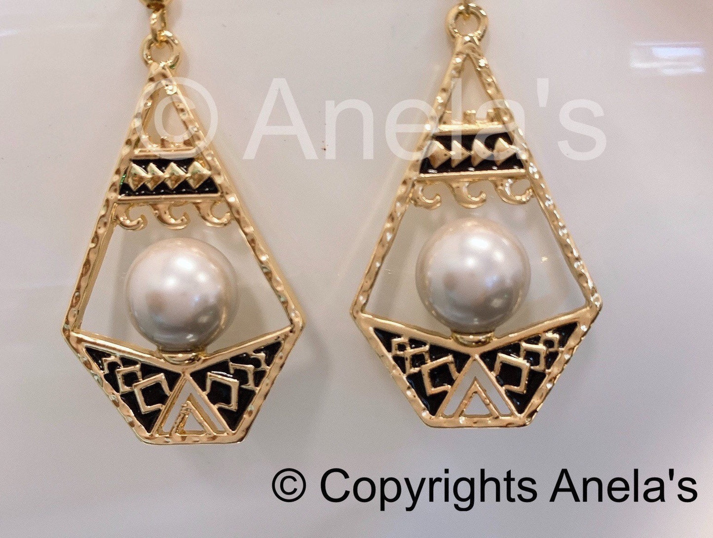 Hawaiian Design: Hamilton Gold Earring with Lavender Shell Pearls