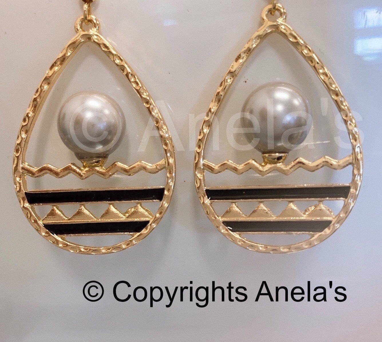 Hawaiian Design: Hamilton Gold Earring with  Lavender Shell Pearls Mauna Kea and wave