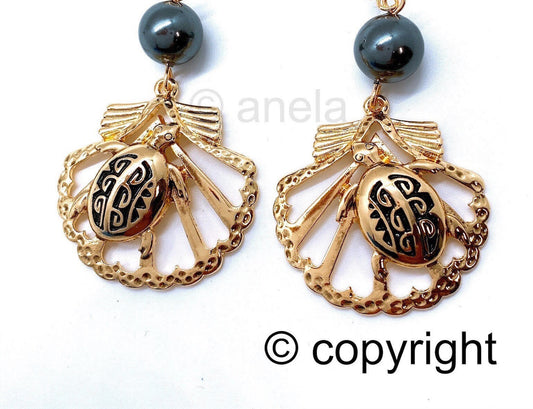 Hawaiian Sunrise Shell with Turtle:Hamilton Gold Earring with  Shell Pearls