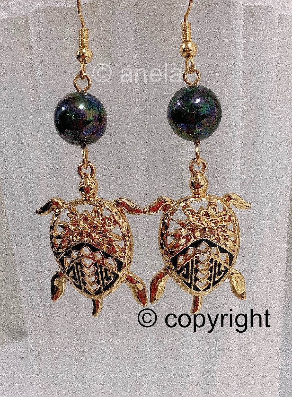 Hawaiian Honu tribal: Hamilton Gold Earring with New Black Greenish Shell Pearls