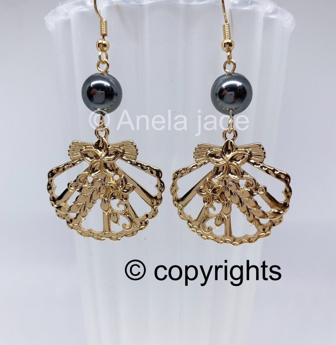 Hawaiian seashells Earrings : Hamilton Gold Earring with  Shell Pearls