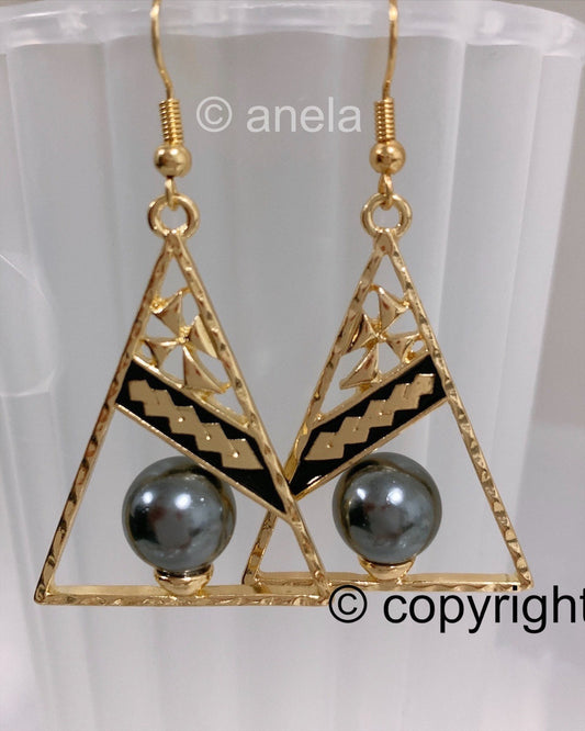 Hawaiian Design: Hamilton Gold tribal Earring with  Shell Pearls