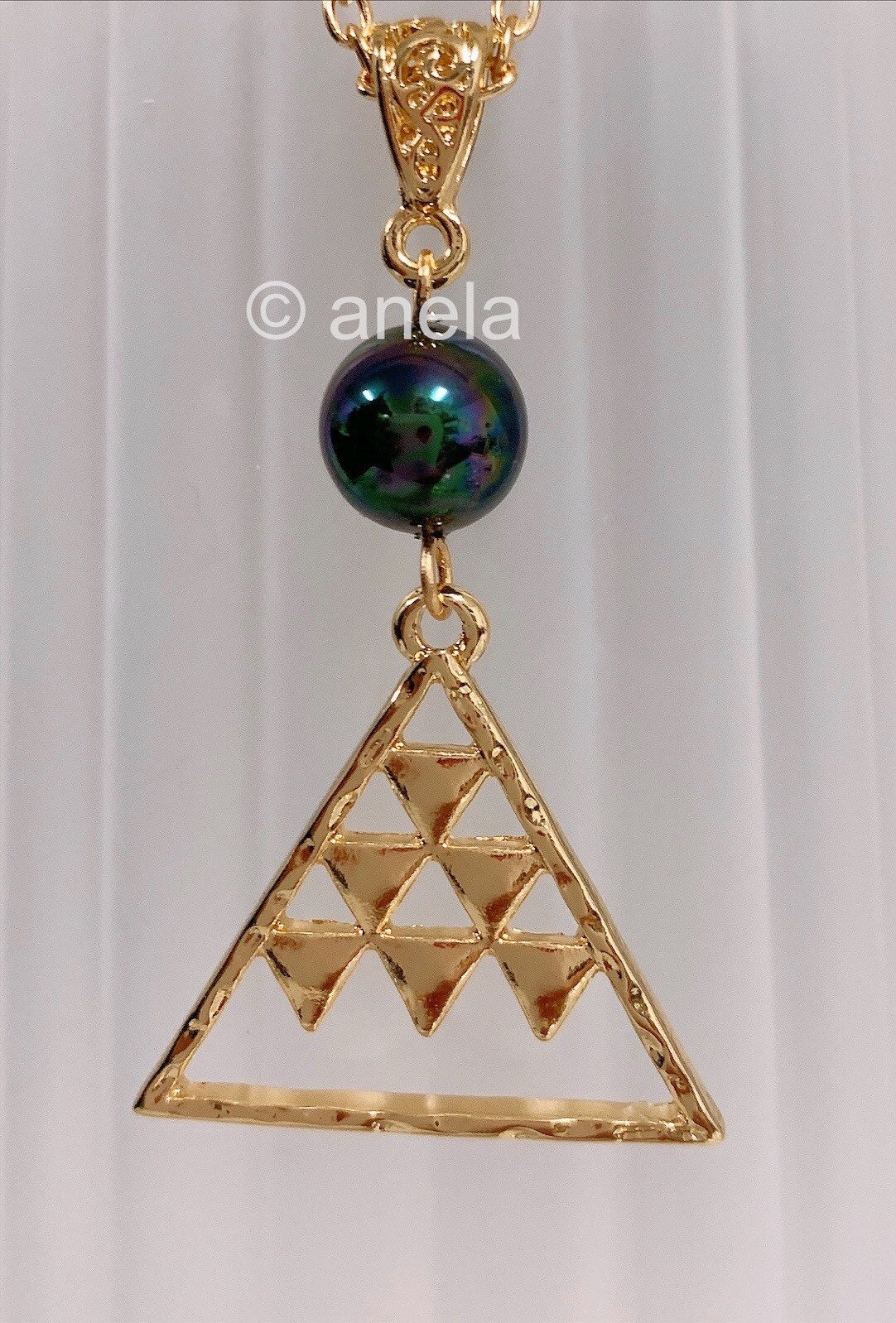 Mauna Kea Triangle: Hamilton Gold Necklace with New Black Greenish Shell Pearls