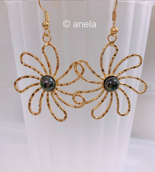 Tropical Tiare Flower Earrings: Hamilton Gold Earring with  new color Black Shell Pearls