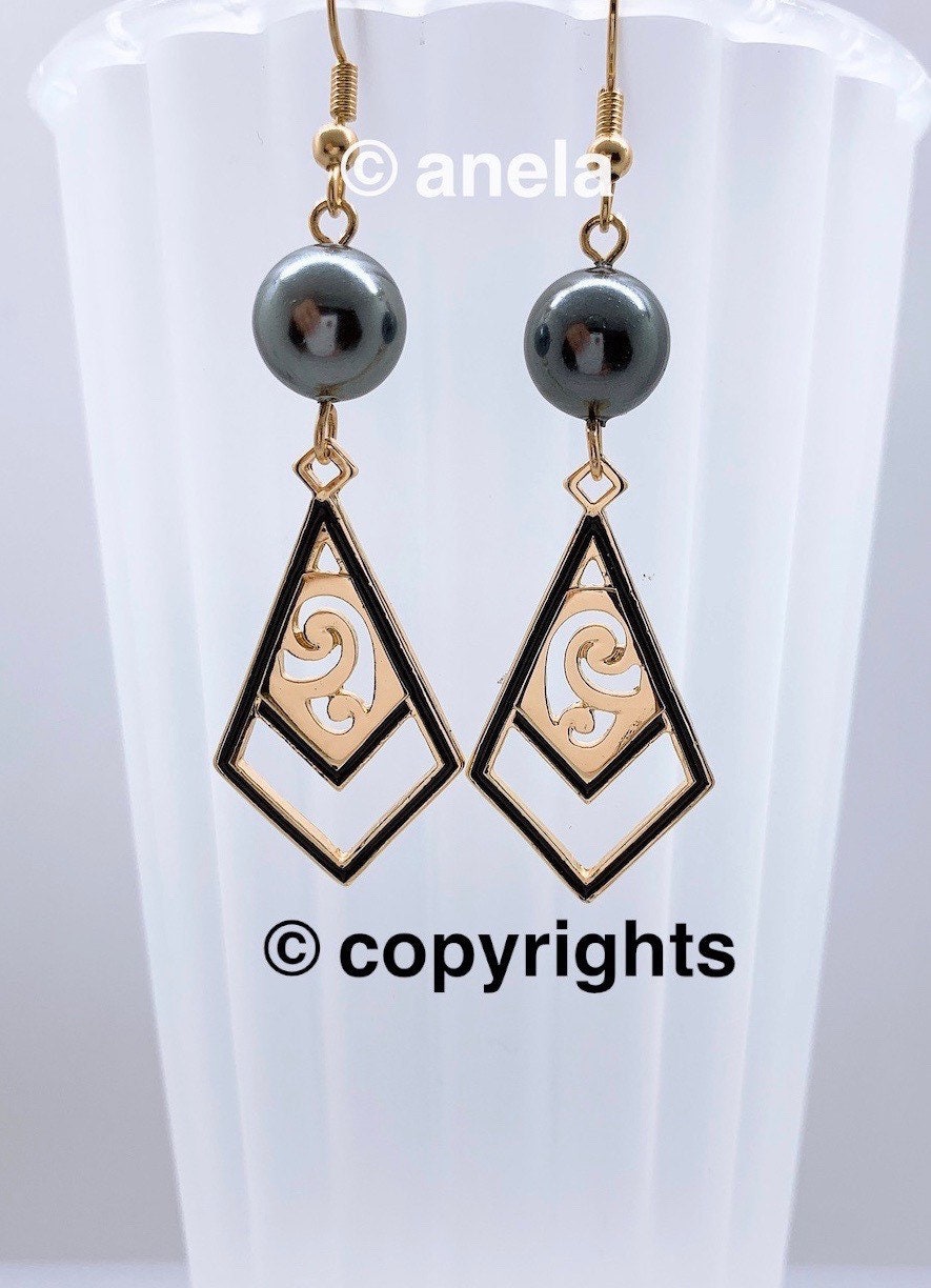 Tribal : Hamilton Gold Earring with  Black Grayish Shell Pearls