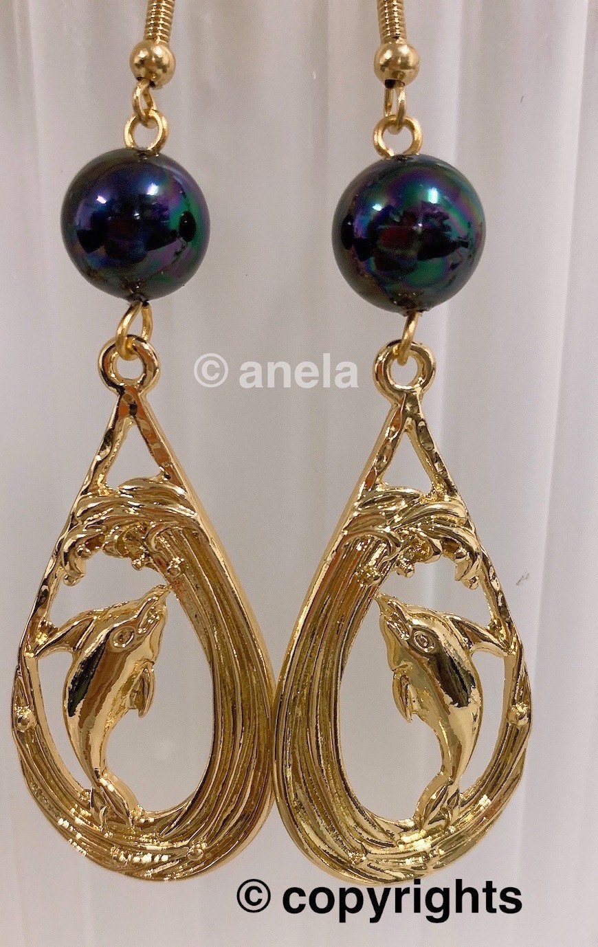 Hawaiian Dolphin Teardrop: Hamilton Gold Earring with Shell Pearls