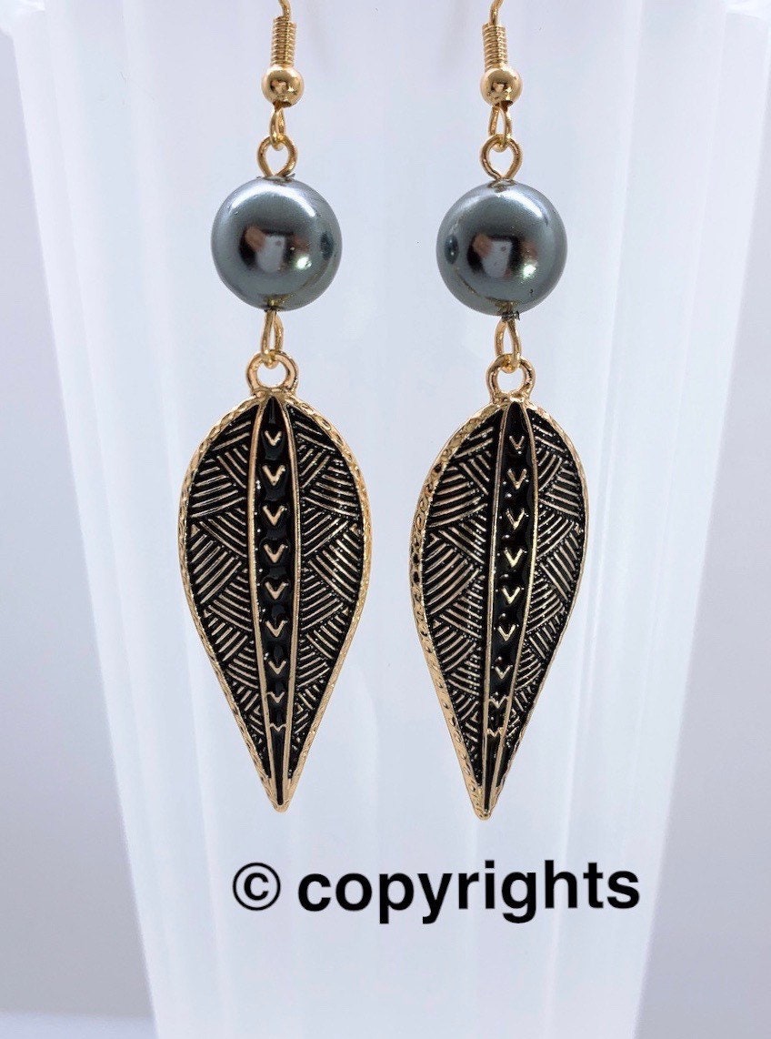 Tribal Leaf : Hamilton Gold Earring with  Shell Pearls