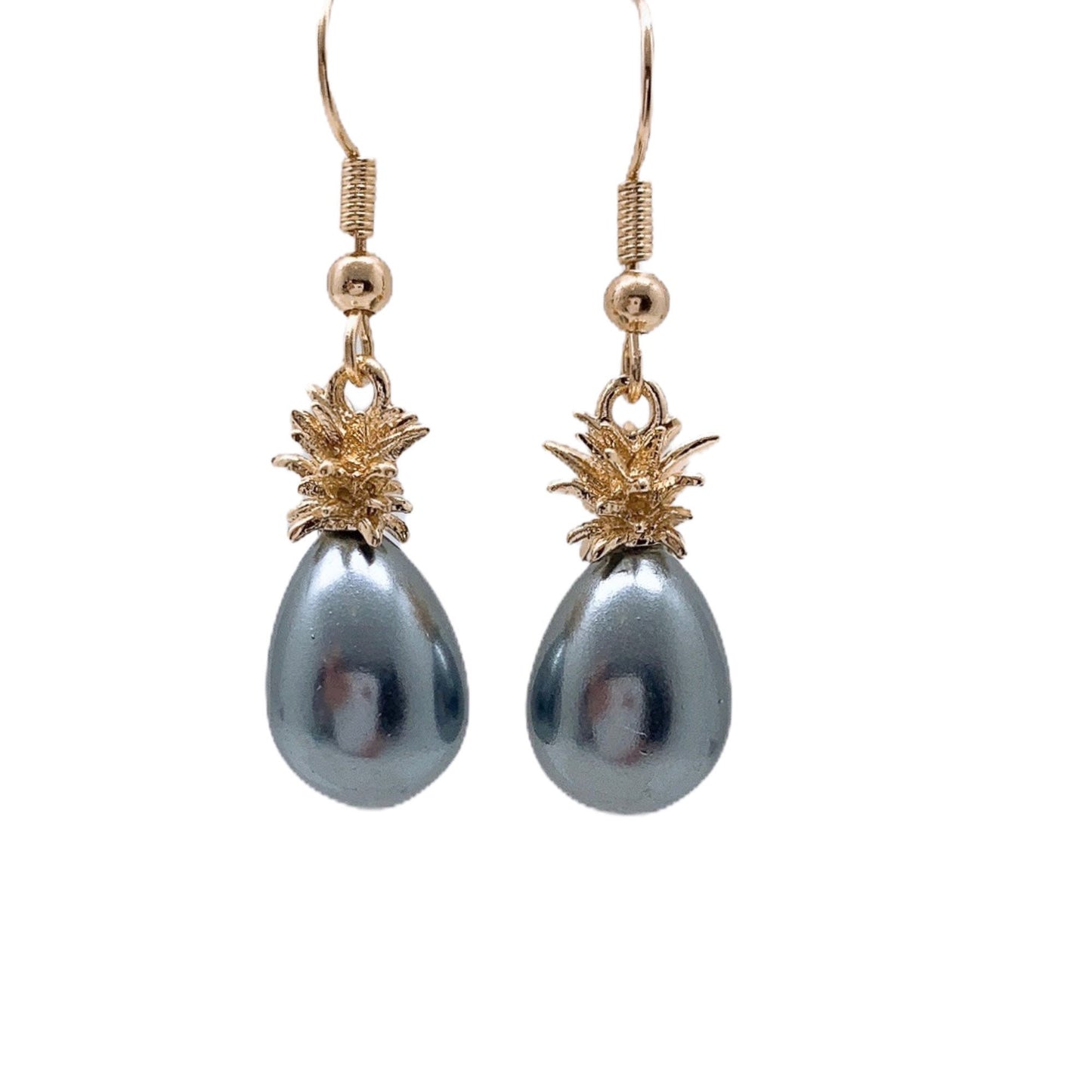 Teardrop Shell Pearl Pineapple: Hamilton Gold Earring black grayish