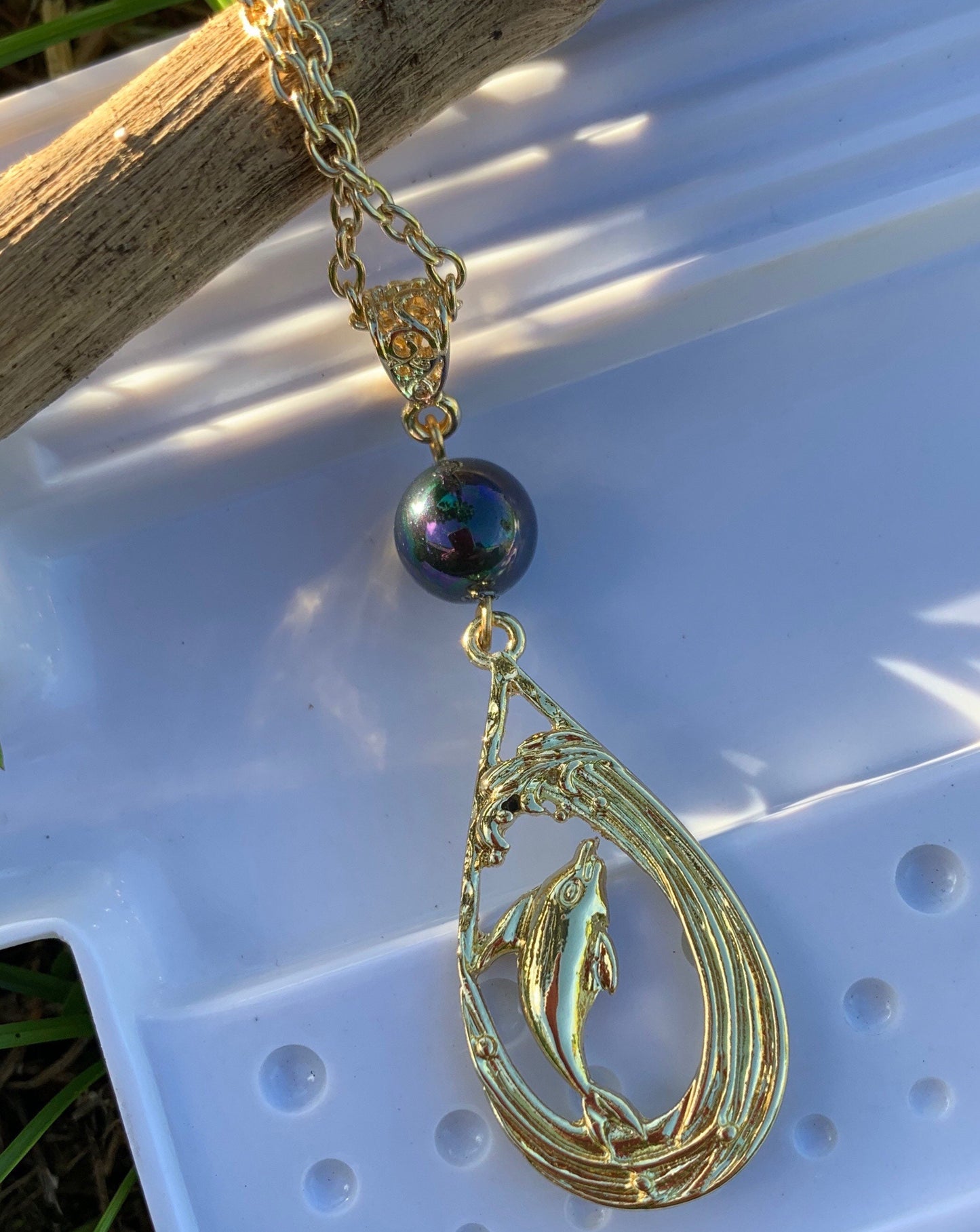 Hawaiian Dolphin Teardrop: Hamilton Gold Earring with Shell Pearls