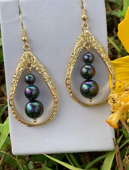 Hawaiian Three Pearl Plumeria Flowers Teardrop : Hamilton Gold Earring with  Shell Pearls