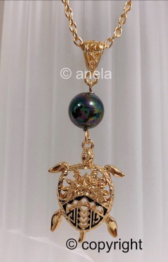 Hawaiian Honu tribal: Hamilton Gold Earring with New Black Greenish Shell Pearls