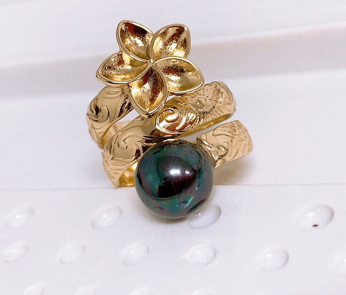 Hawaiian Hamilton Gold Plumeia Flower and Peacock Shell Pearl Wrap Around Ring