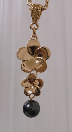 Hawaiian Plumeria Flowers Stud: Hamilton Gold Earring with  Shell Pearls new color