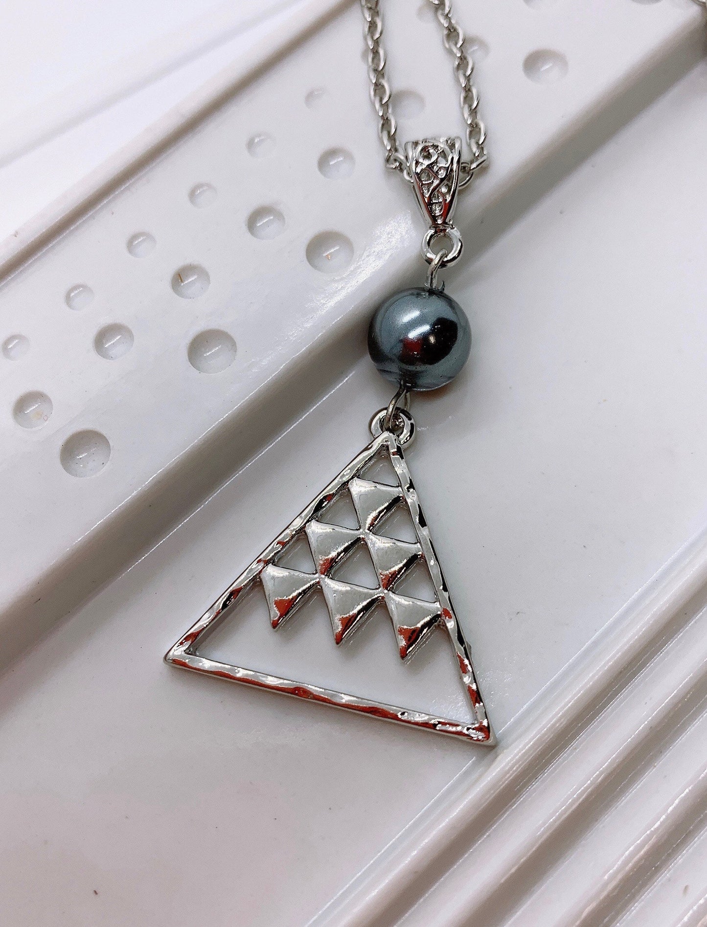 Mauna Kea Triangle: Hamilton Silver Earring with  Shell Pearls