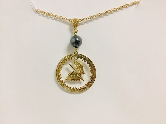 Samoa Seal : Hamilton Gold Necklace with Shell Pearls