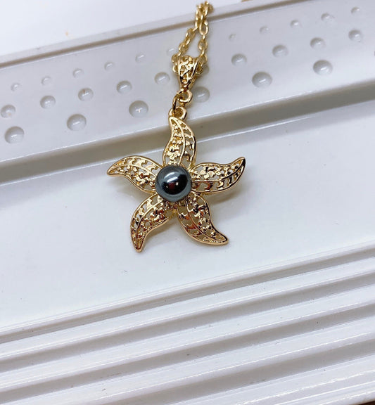 Starfish : Hamilton Gold Necklace with Shell Pearls