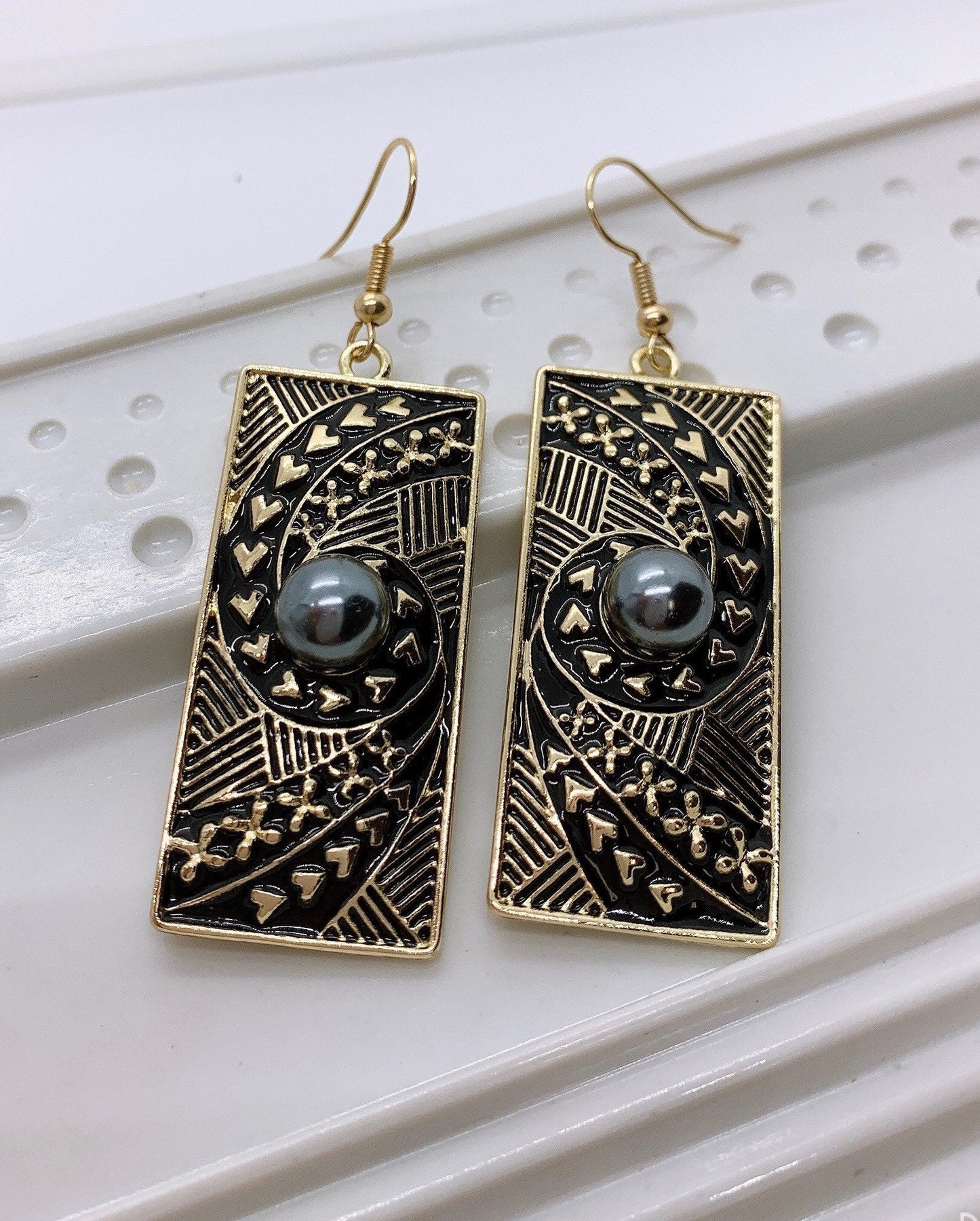 Tribal : Hamilton Gold Earring with Peacock/Rainbow Shell Pearls