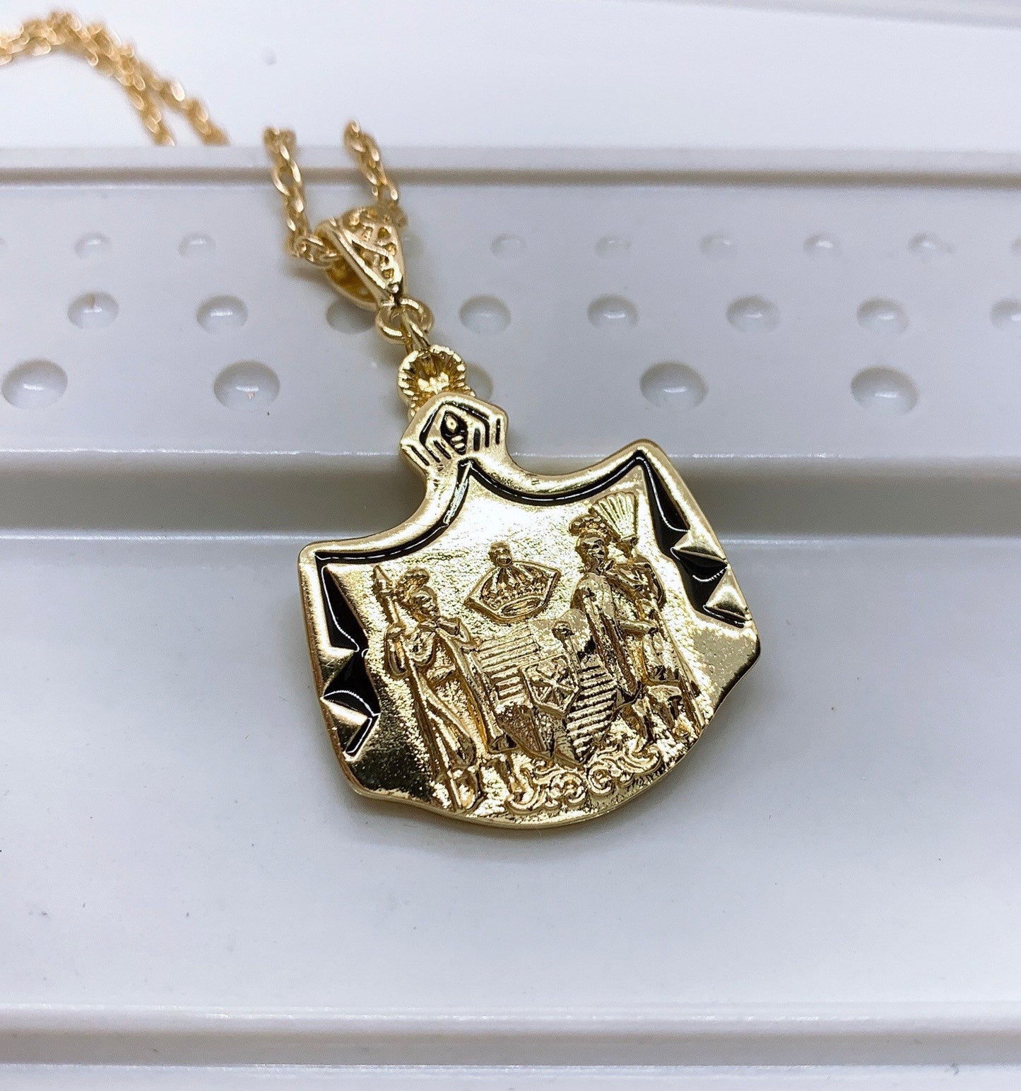 Hawaiian Coat of Arms : Hamilton Gold Necklace