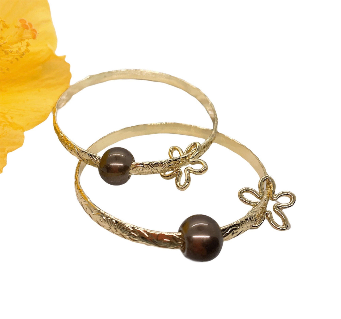 5mm Hawaiian Floating Brown Shell Pearl Hamilton Gold Bracelet (5mm) with Tiare flower Charm