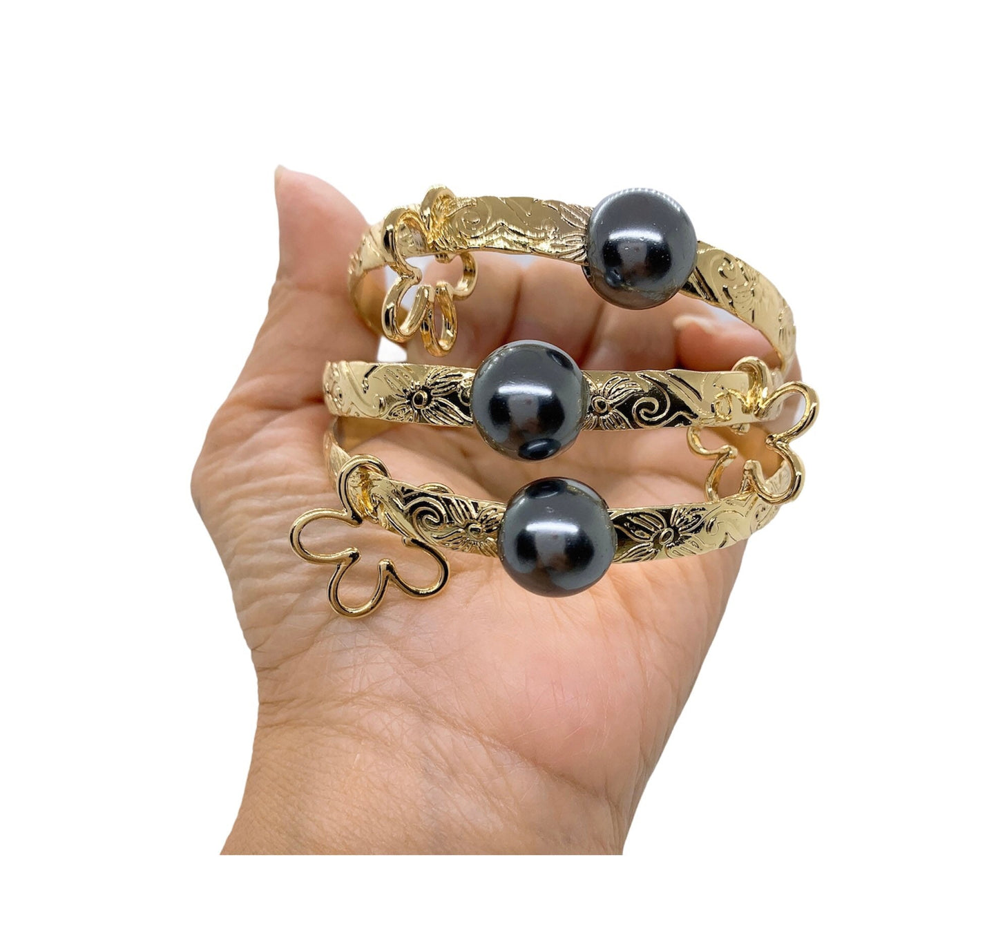 7mm Hawaiian Floating Black Pearl Hamilton Gold Bracelet (7mm) with Flower Charm and Hoop Earrings Set