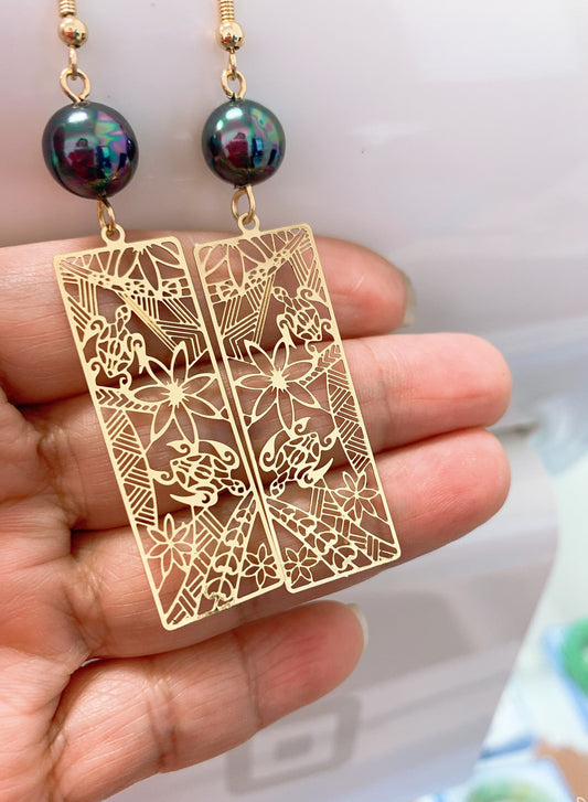 Hawaiian Tiare Flowers Honu Tribal Wave Rectangle : Hamilton Gold Earring with  Shell Pearls