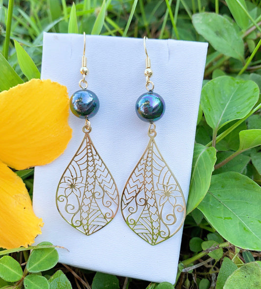 Hawaiian Flowers Tribal Teardrop Earrings Hamilton Gold Earring with Shell Pearls