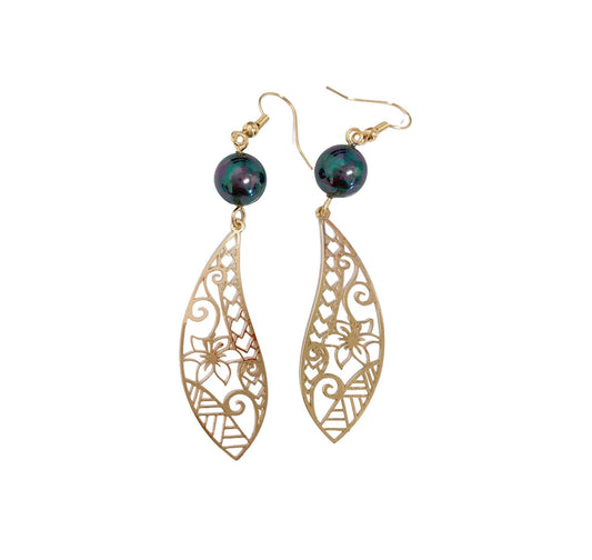 Hawaiian Flower Tribal Leaf Shape : Hamilton Gold Earring with Shell Pearls