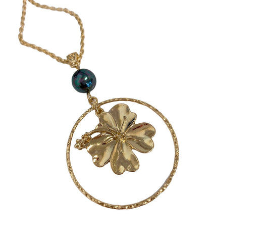 Hawaiian Circle Hibiscus Design : Hamilton Gold Necklace with Shell Pearls