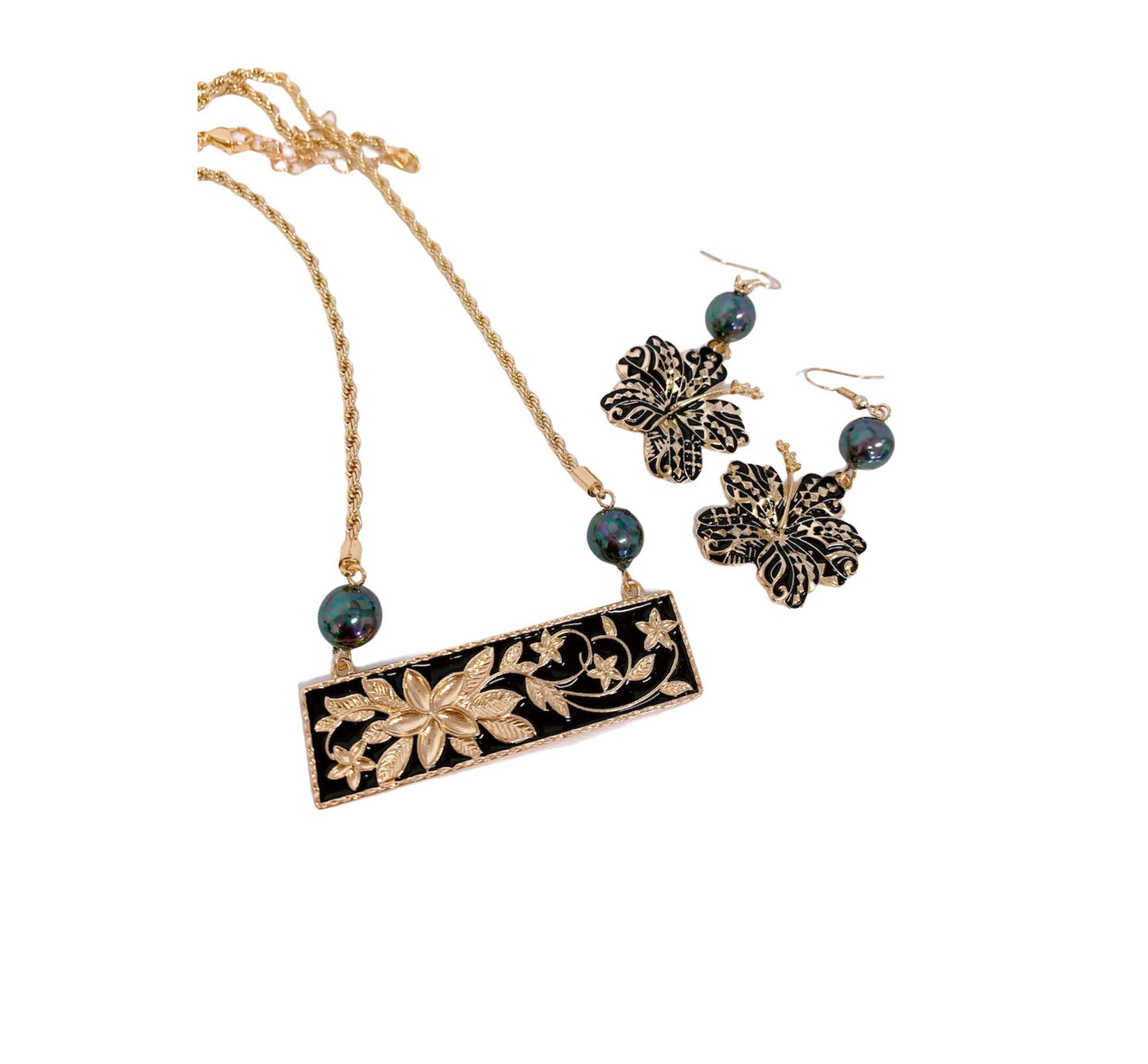 Hawaiian Plumeria Flower Black Enamel Plate Necklace : Hamilton Gold with Shell Pearls