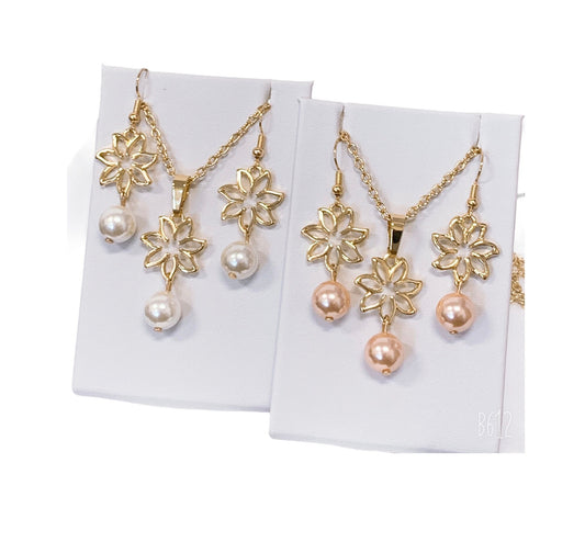 Tropical Tiare Flower Earrings: Hamilton Gold Earring with Shell Pearls