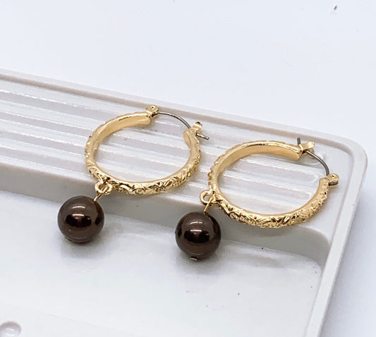 Hawaii Pattern Hoop Brown Shell Pearls Earrings: Hamilton Gold Earring with Shell Pearls