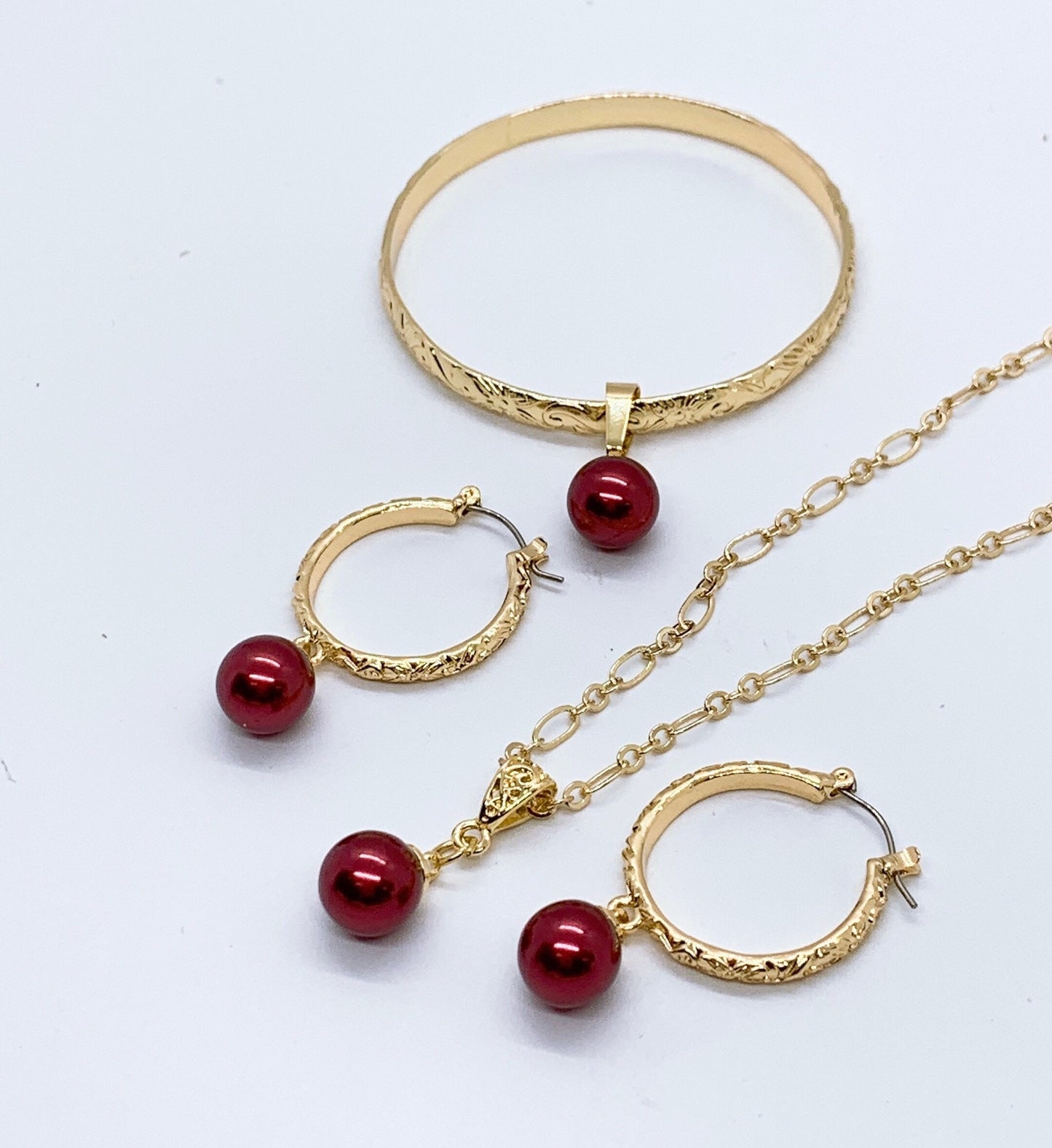 Hawaiian Pattern Red Shell Pearl Hamilton Gold Set Bracelet (5mm), Hoop Earrings, Necklace Set