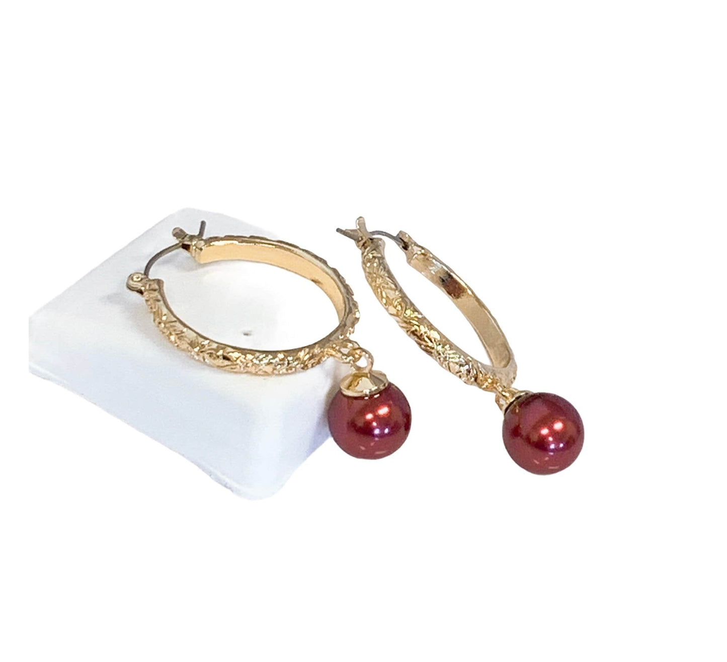 Hoop Red Shell Pearls Earrings: Hamilton Gold Earring with Shell Pearls