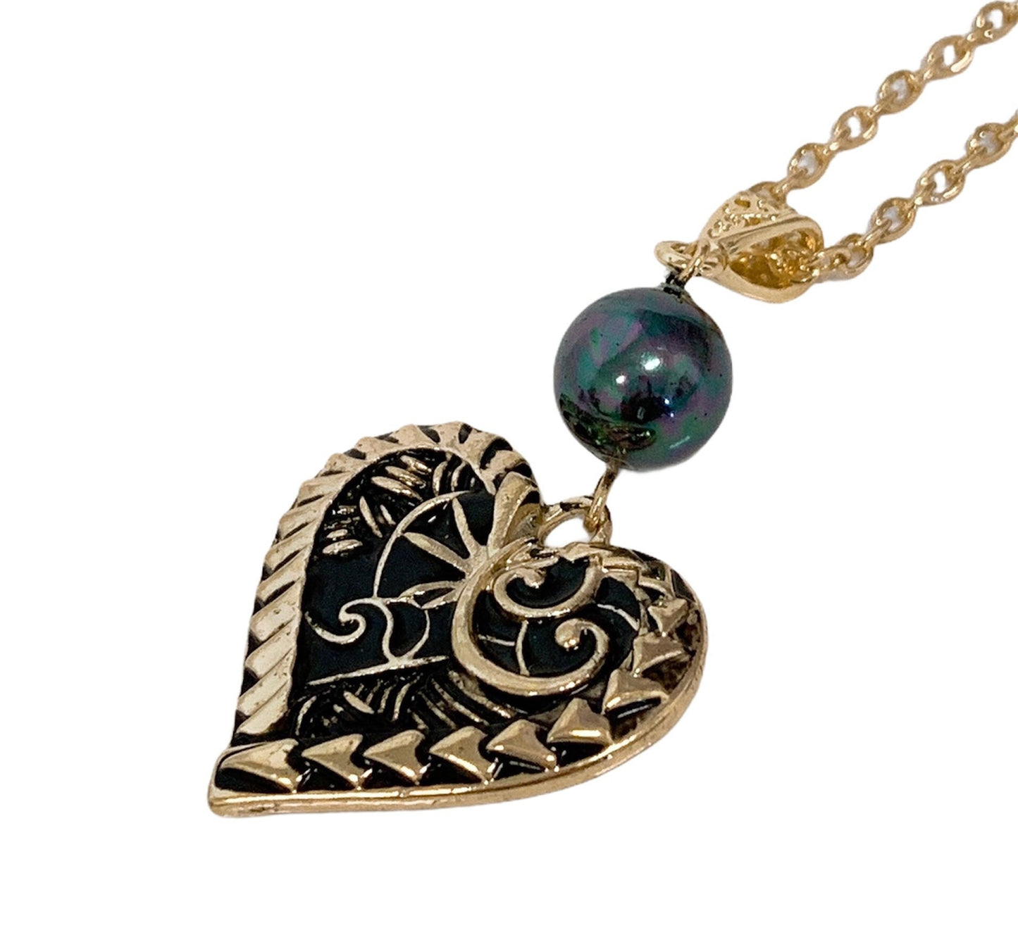 Heart Tribal Black Enamel Design : Hamilton Gold Necklace with Shell Pearls