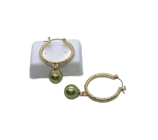 Hawaii Pattern Hoop Pistachio Green Shell Pearls Earrings: Hamilton Gold Earring with Shell Pearls