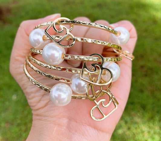 Straight Bangle with Heart Wave Charm and White Shell Pearl