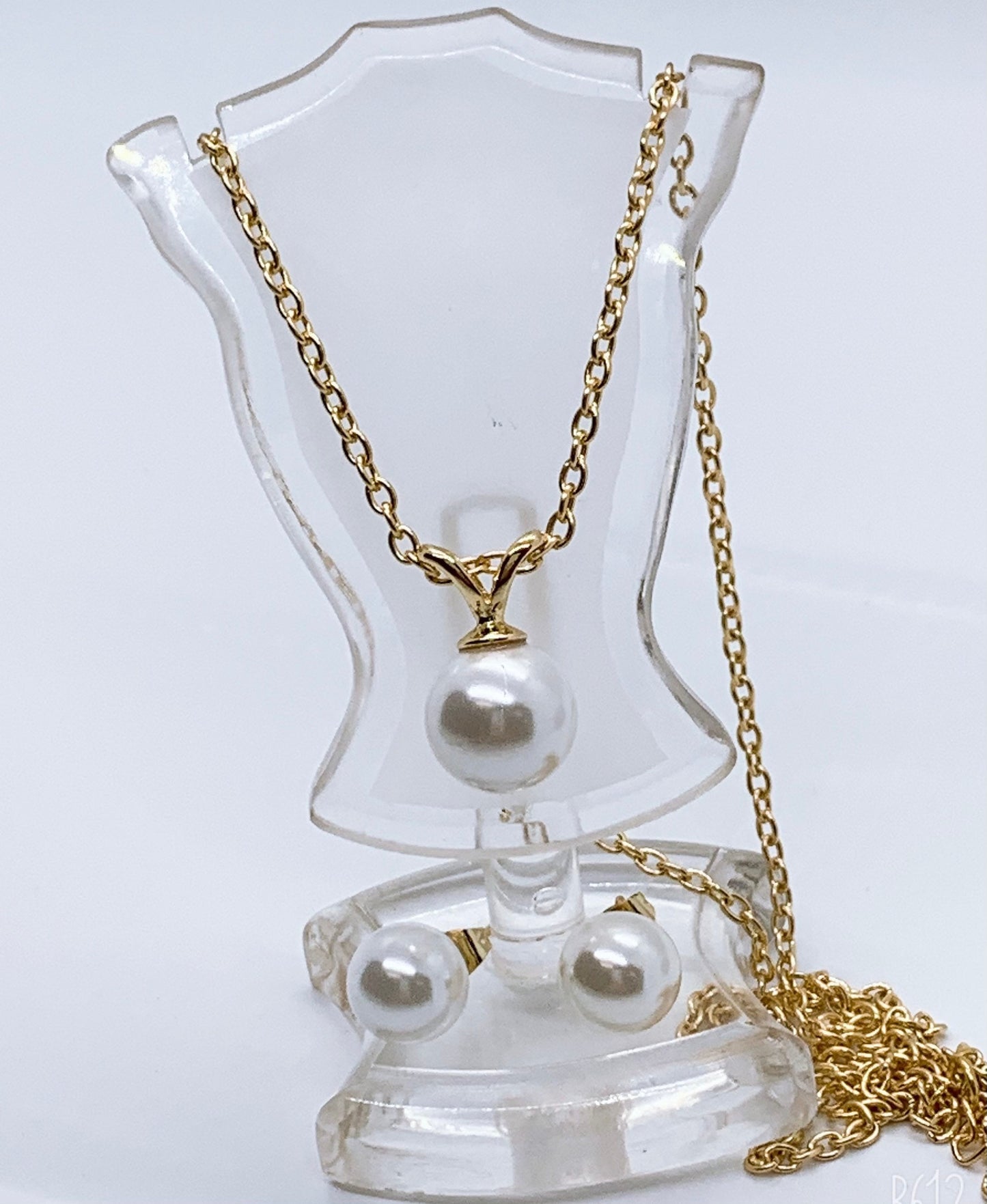 Shell Pearl Stud Earring and Pendant with Chain: Hamilton Gold